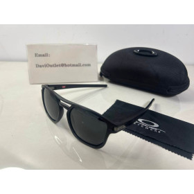 Oakley Latch Square Sunglasses Matte Black Ink Frame Prizm Black Polarized Lenses