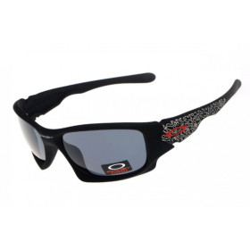 Ten Oakley sunglasses matte black