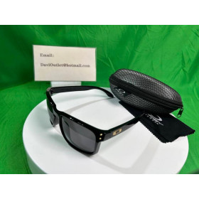 Oakley Unisex Holbrook Black Frame Gray Lens Rectangular 55mm Polarized Sunglasses