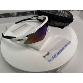 Oakley Radar Path white sunglasses / Blue lenses