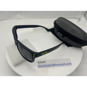 Oakley Unisex Holbrook Black Frame Gray Lens Rectangular 55mm Sunglasses