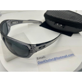 Oakley Men's Turbine Gray Frame Gray Lens Rectangular 65mm Polarized Sunglasses