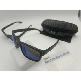 Oakley Holbrook sunglasses Matte Black frame Prizm Sapphire lens